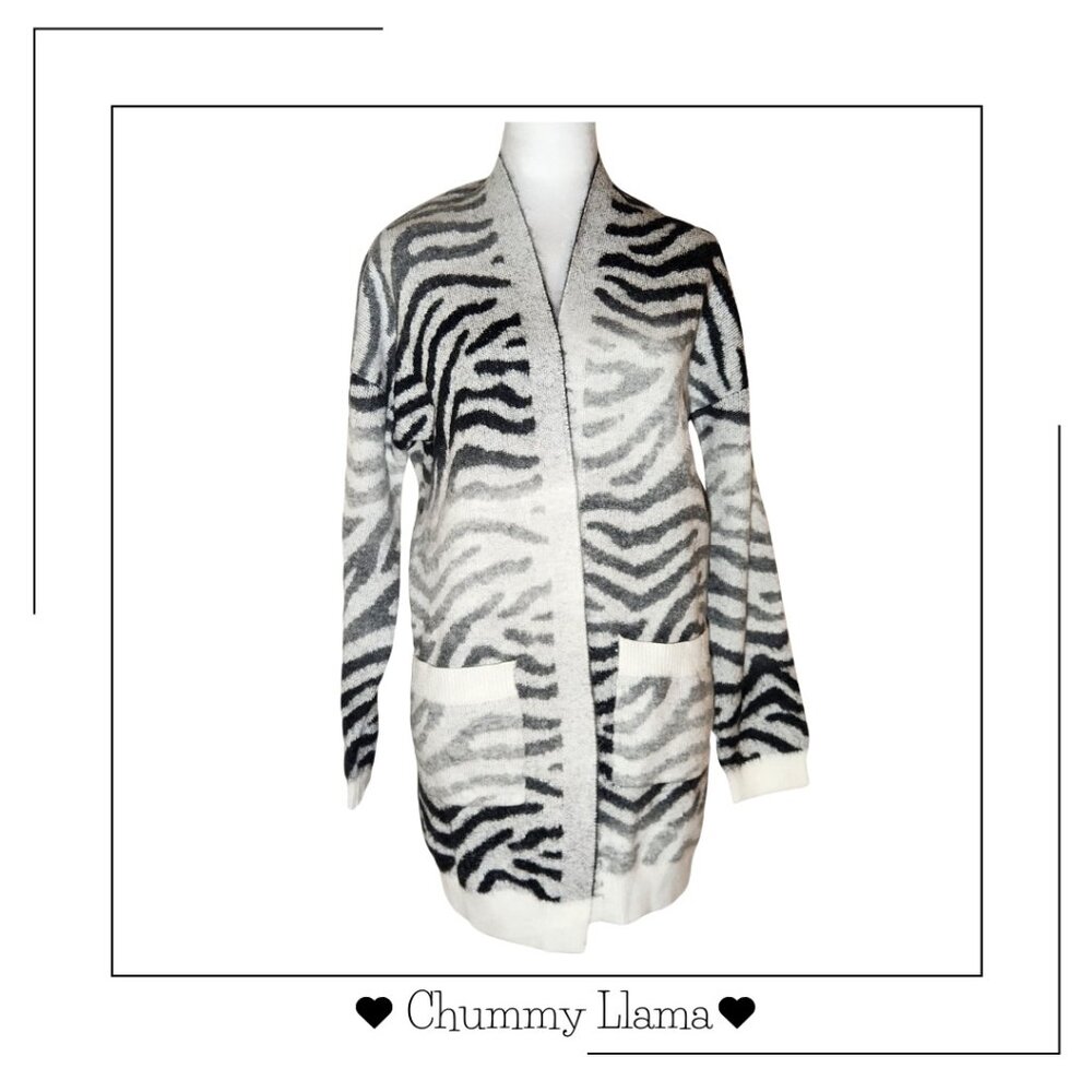 Bobeau Zebra Print Open-Front Cardigan – Soft Knit with Pockets, Size S